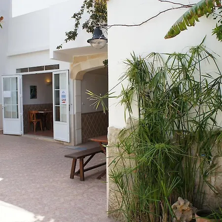 Hostal Oasis Menorca-2